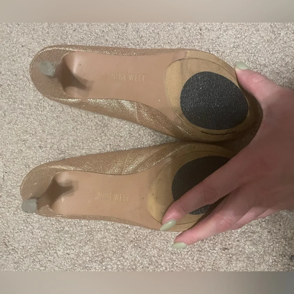Nine West gold sparkly peep toe heels‎ size 8.5